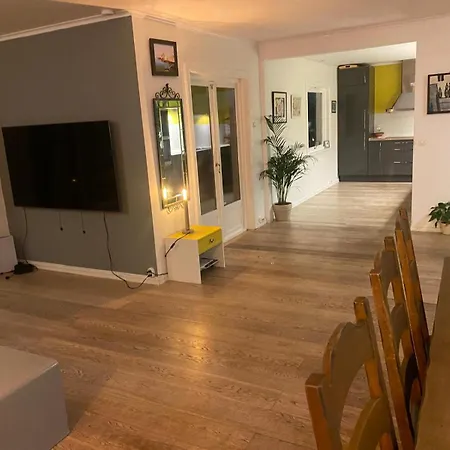 Bugardsasen1, Whole House 度假居 *