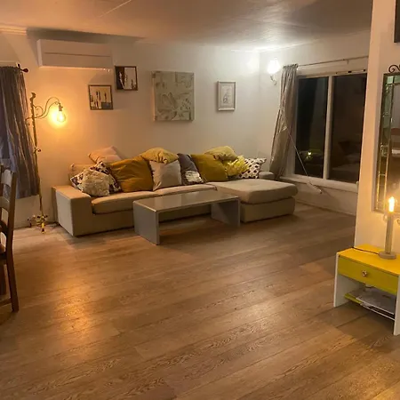 Bugardsasen1, Whole House ساندفيورد