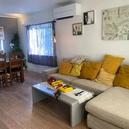 Bugardsasen1, Whole House סאנדפיורד